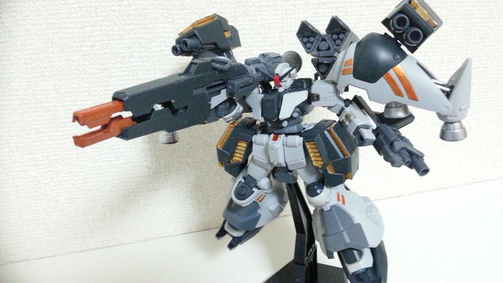 トランザムバースト。
本体とは別にバズーカ用に搭載されたGNドライブもトランザムすることで驚異の一撃必殺で広域の敵を一掃する。
トランザムをしなければ粒子貯蔵が満タンであれば威力は半分程度だが数発続けて発射可能。