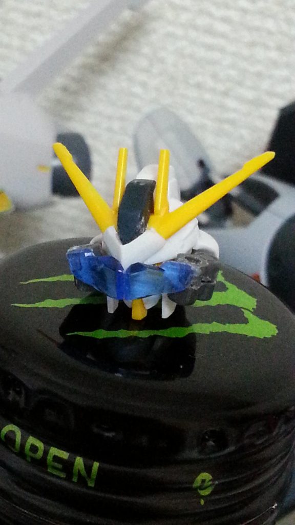 バイザー第一案。
どうしても強度的な問題で関節部分に難儀しておりました