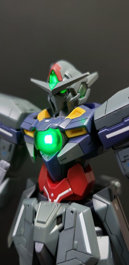 名人カワグチの機体ってマスクタイプの顔がちょいちょい出てるのでヴァーテクスもマスクタイプにしました。