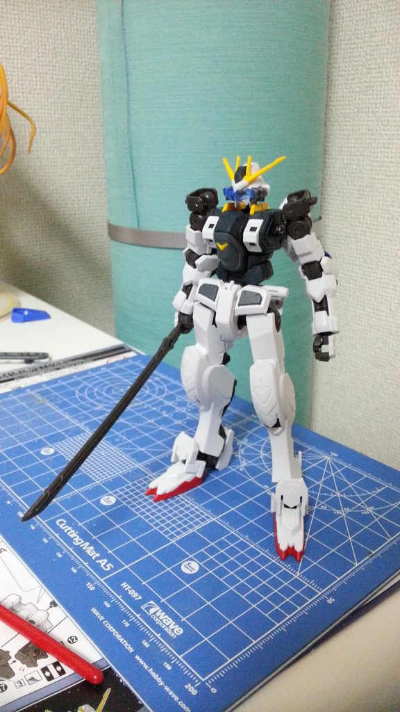 最初期の仮組み。
足が細い・・・
一応完成型の脚部も着脱可能です。