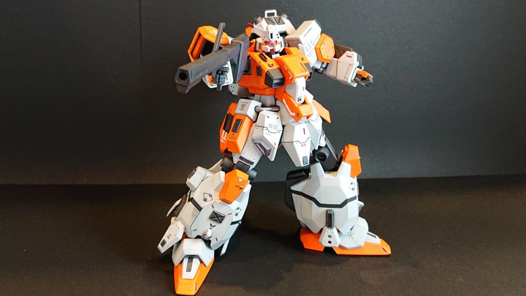 武装は、クレイバズーカを携行。ディジェ等と同型で、散弾等の様々な弾頭を射出できる。