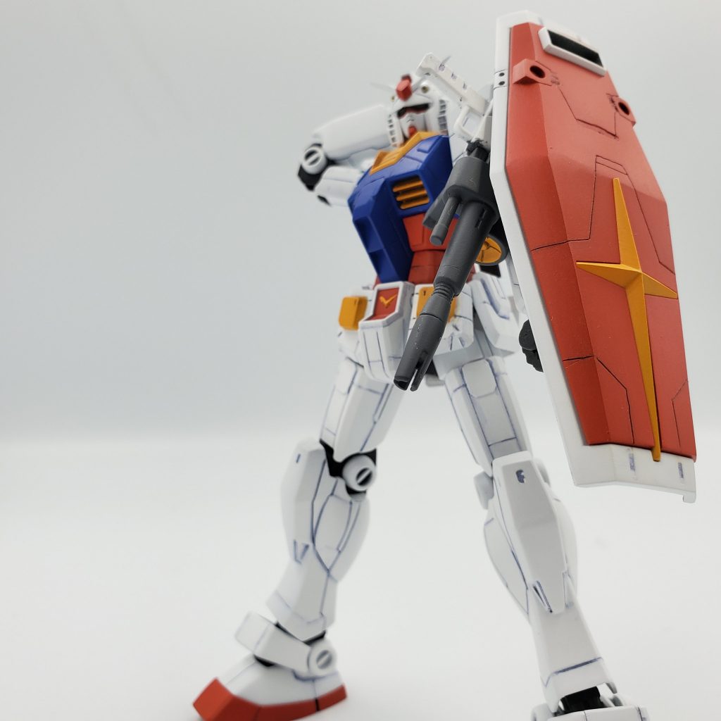 RG、MG3.0を参考に1部オリジナルで筋彫りしています。
精度はイマイチとはいえ、これだけ掘ればぽくなりますね。