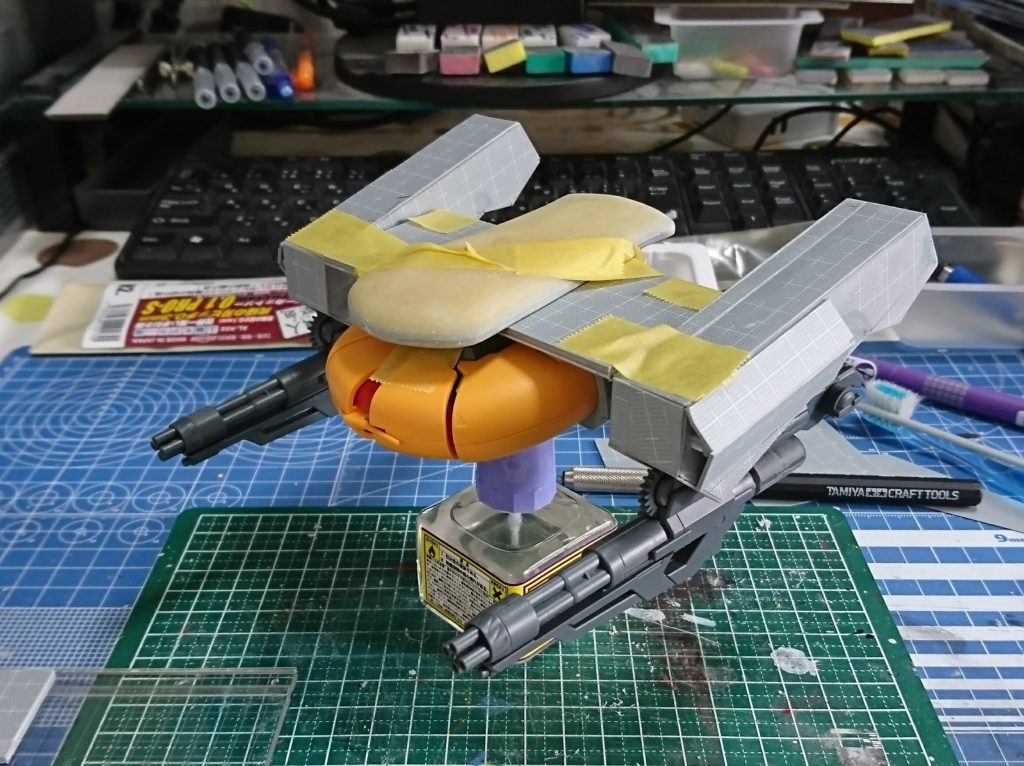 アーマーをパテで作って、基本の形ができた頃。