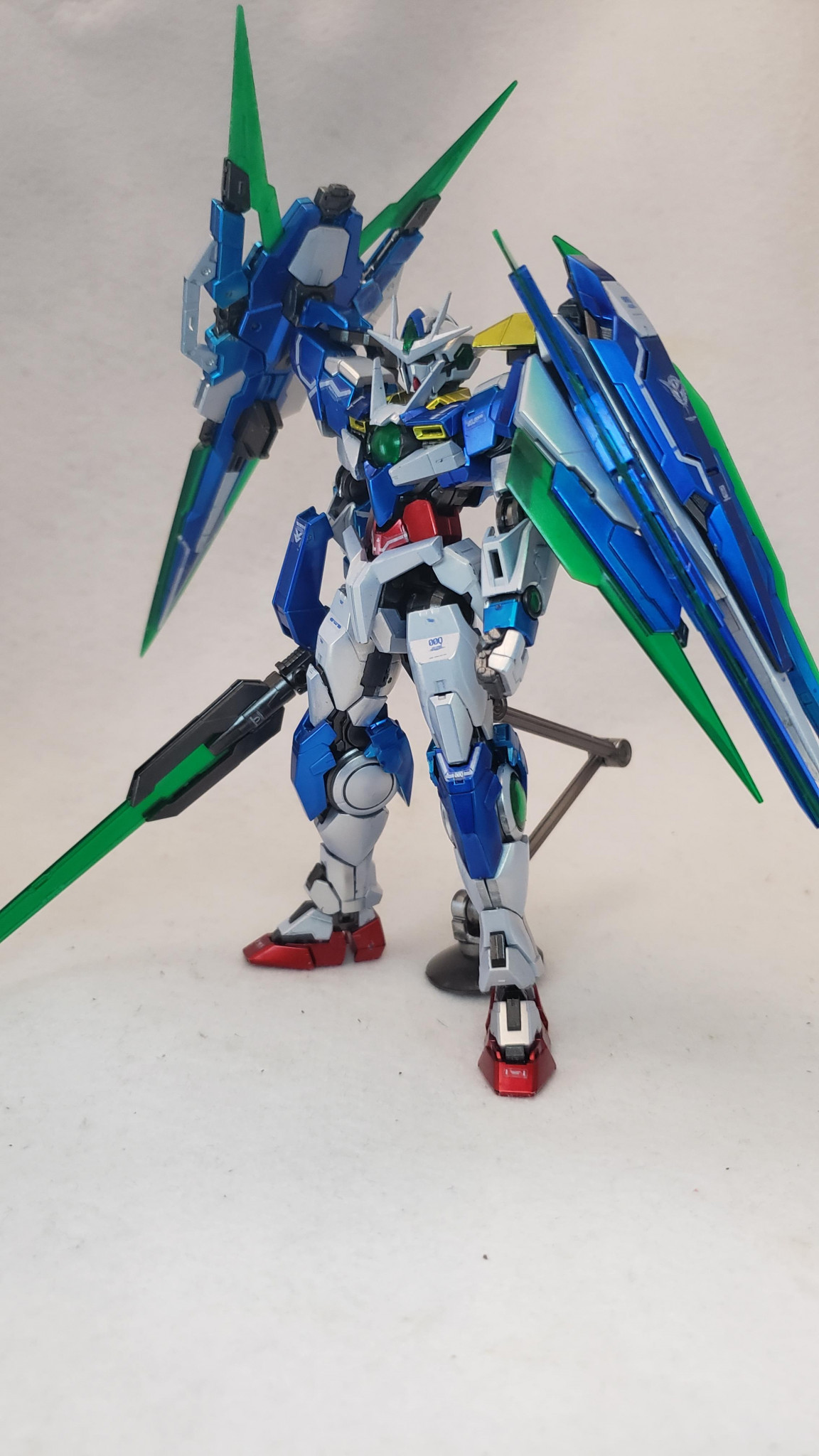 RG ダブルオークアンタ フルセイバー｜鈴木 克海さんのガンプラ作品 