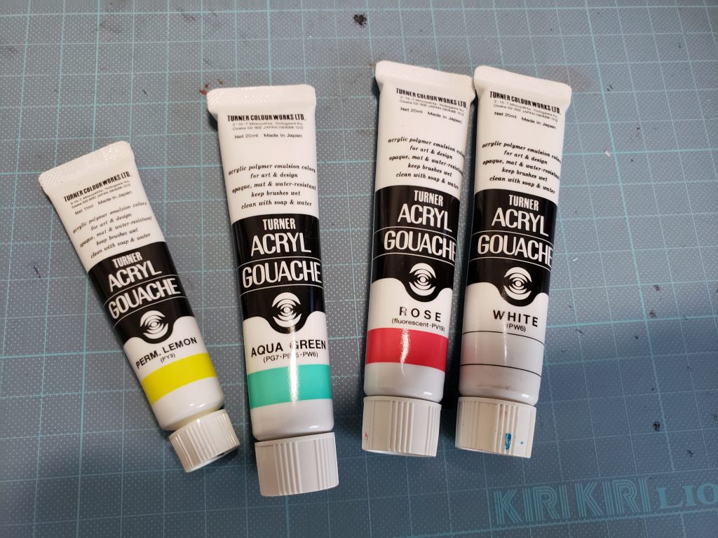 今回はモモカプル達をアクリルガッシュを使ってスポンジ塗装しました。
アクリルガッシュは乾くと耐水性を持つため今回のような水につける場合でも気にせず使用できます。(1回剥がれて塗り直したのは内緒)