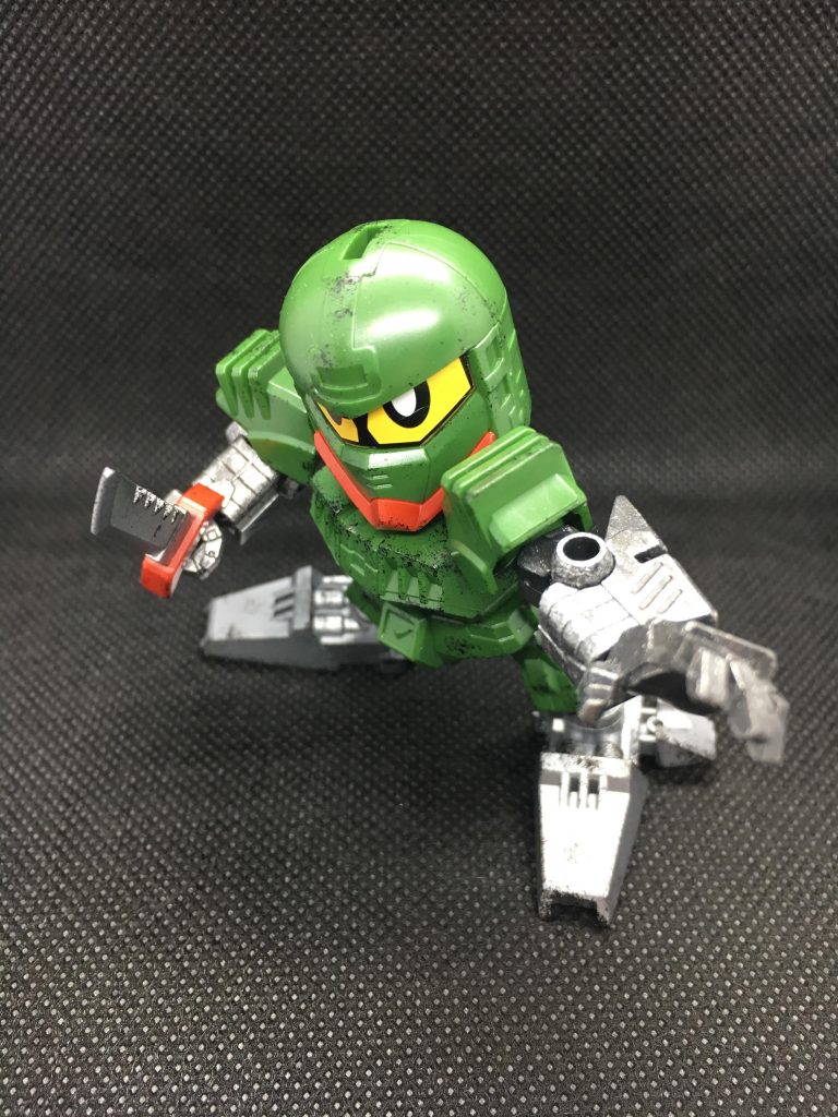 素体＋ナイフ  デカールとトップコート前