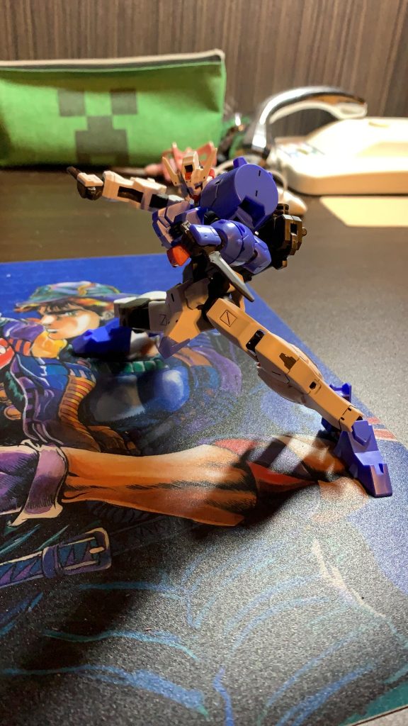 ストライクからアーマーシュナイダーを拝借、鉄血系はナイフ似合うわ