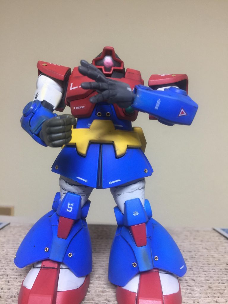 ビルドバーニングドムは
格闘専用 ガンプラです。
戦闘開始ポーズです!