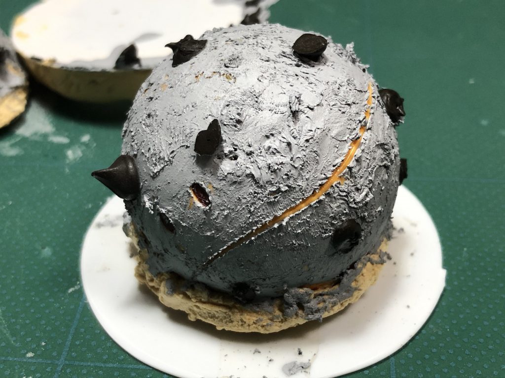 全体の質感のをパテを盛って変更しています(*ﾟ∀ﾟ*)