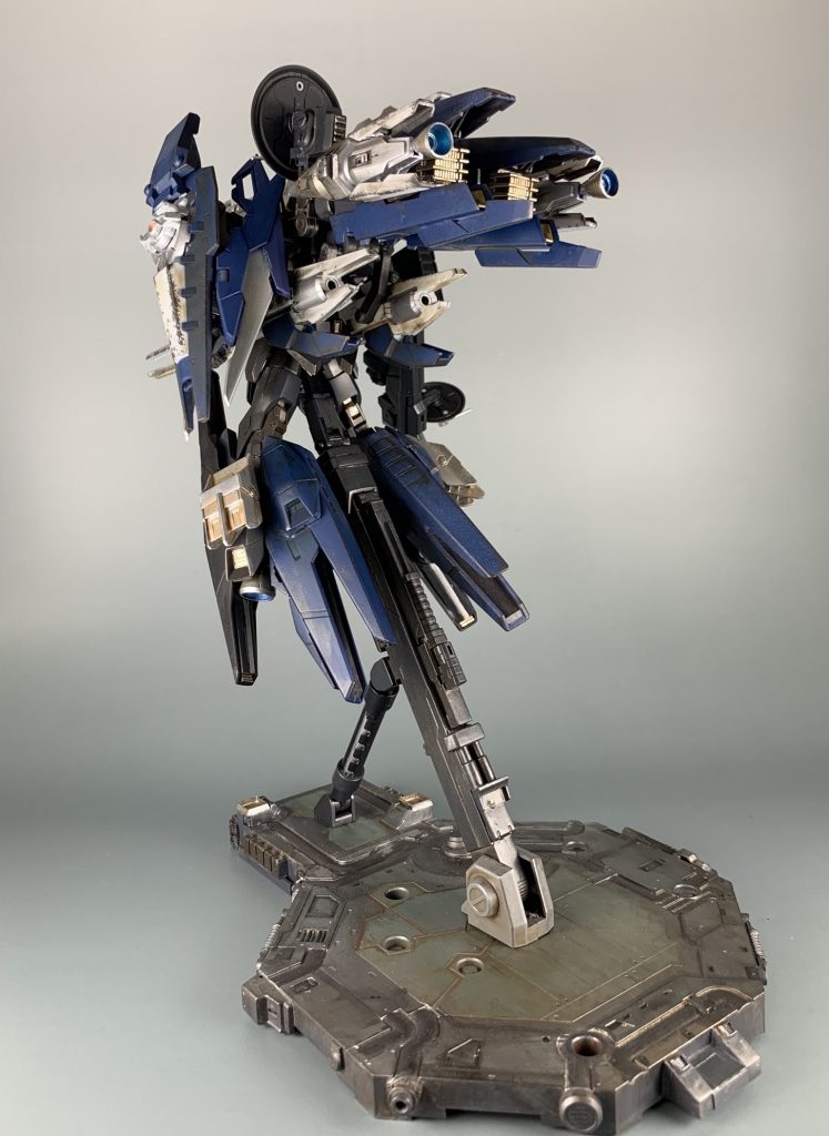 設定としては、キラがストライクフリーダムを乗り換える時に壊したストライクルージュを強化改修をしたというものです。