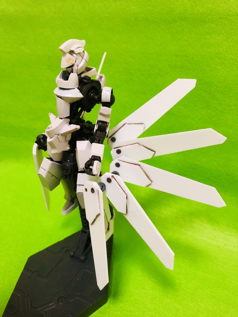 スカートは全てボールジョイント可動。保持力の問題は、ボール側を接着剤で太らせて解決しました。