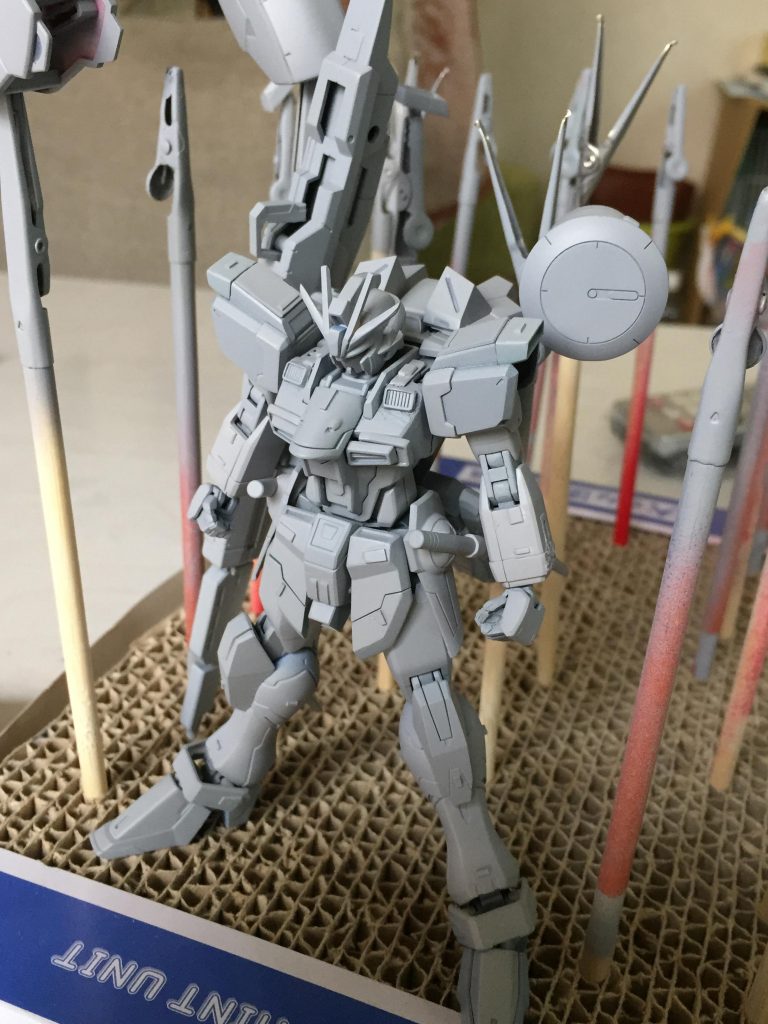 サフを吹いた姿。

武装がシンプルなのは自分自身が操縦するのを想像した際に
機体バランス・燃費の悪さに対して使いやすさを優先したためです。

砲撃が当たらなかった？じゃあ接近して殴ればいい。それだけです。