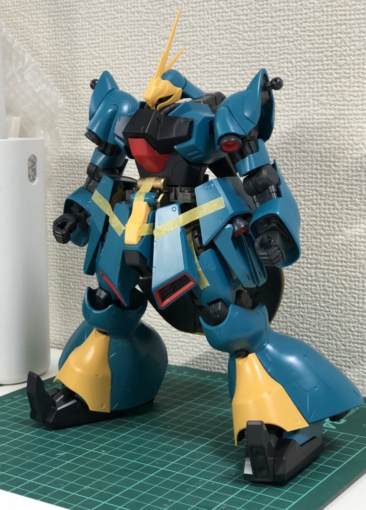 素体プロポーションの検討時。
大きく股を開き、どっしりとしたスタイルを狙っていますり