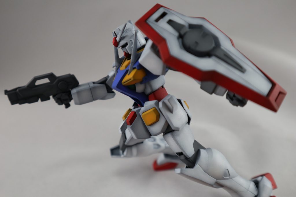 適当にポージング。
グニャグニャとよく動きます。