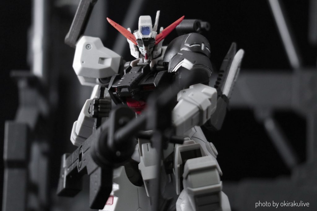 狙いを定めて砲撃。