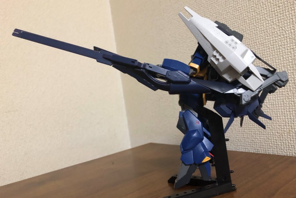 ヘイズルⅡの脚をバックパックに取り付ける事により背部のボリュームが好みのものになりました。