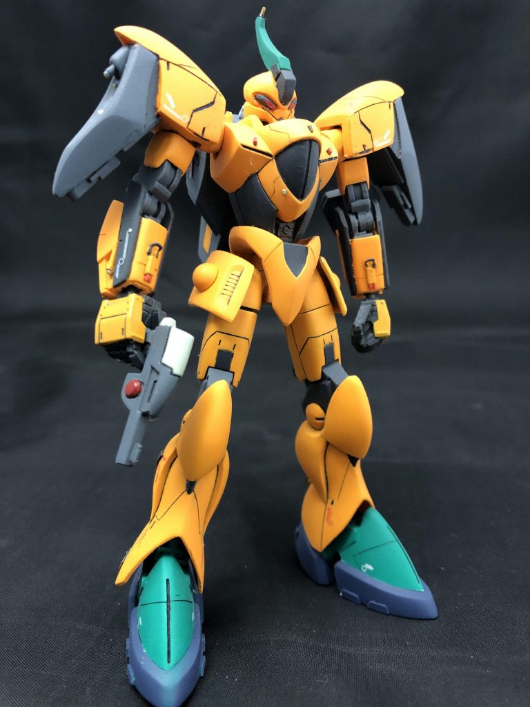 手首は公式ビルダーズパーツを使用。
あえて大きめのをつけてます(好み
肩アーマーはキットのを使用しているが、グレーの部分は1/144アビゴルのつま先を使用。