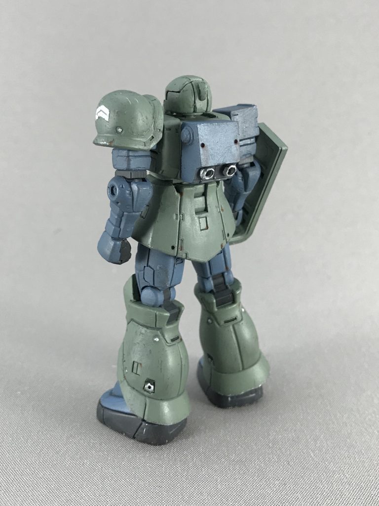 ヒザアーマーとももがつながっていたので、切り離しました。