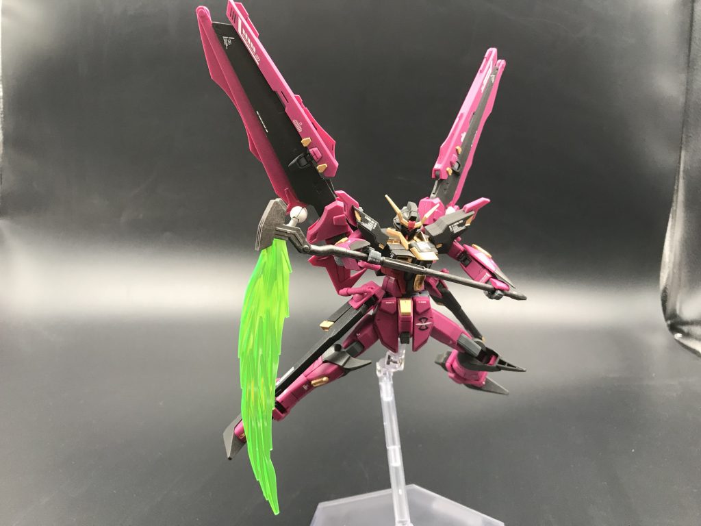 ガンダムラヴファントム–2枚目/制作者：指切り抜刀斎(デザインナイフ)