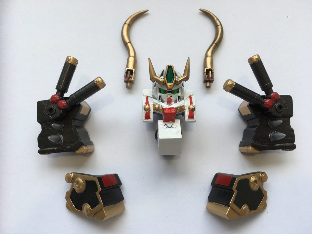 グランド 分解
グランドの胴体もくり抜いて
スターウイニングガンダムの脚をくっつけてます
こっちは差し替えしないので一体化
グランドの前後脚でSD前腕を囲むようにして
リアル時の前腕になります