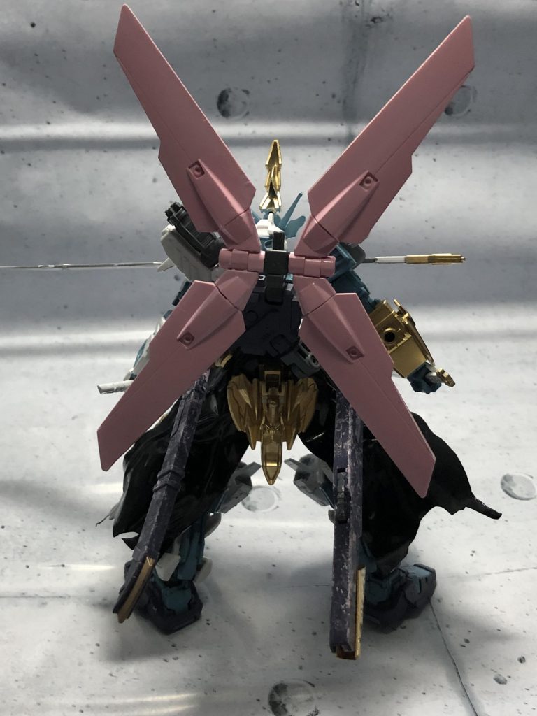 リフレクター開いたら結構花っぽく見えますよね...？

見えますよね！