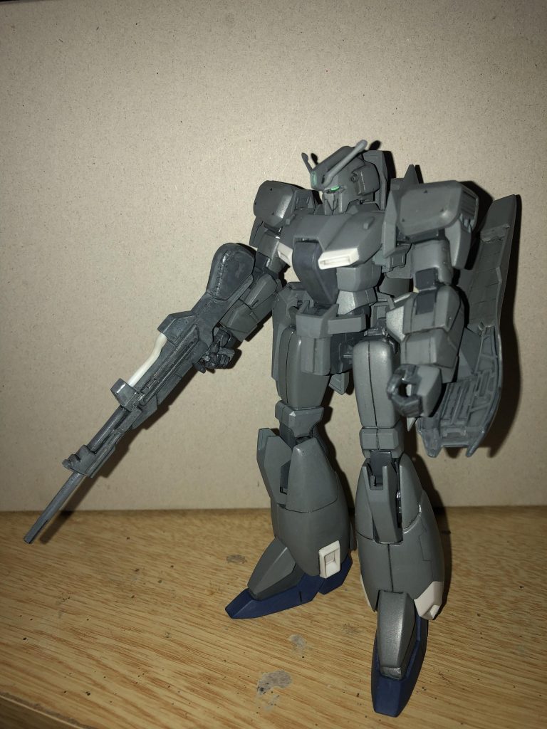 MS形態:前
ビームライフルはキットのものをスネイルタイプに改造
脚部はリガズィぽく丸みをもたせました。