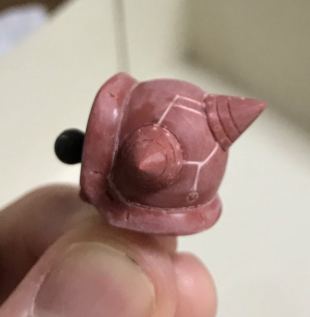 肩のスジ彫りです。盾のスジ彫り同様頑張りました。