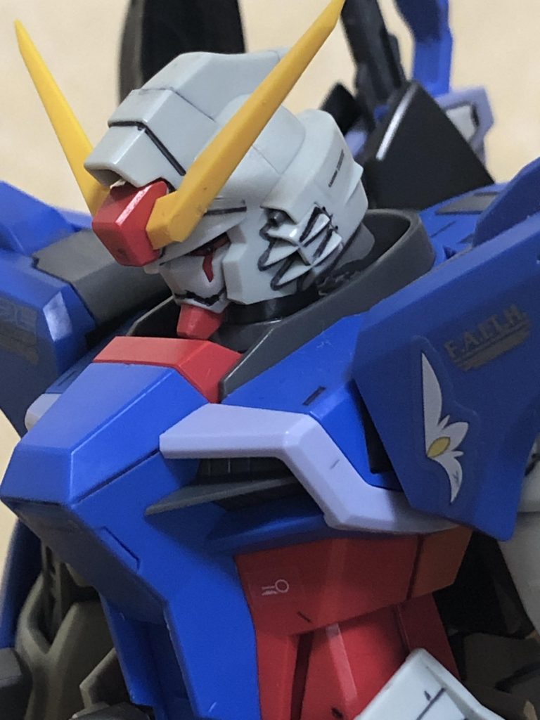 頭は、頬の下のとこを少し短くしてあります