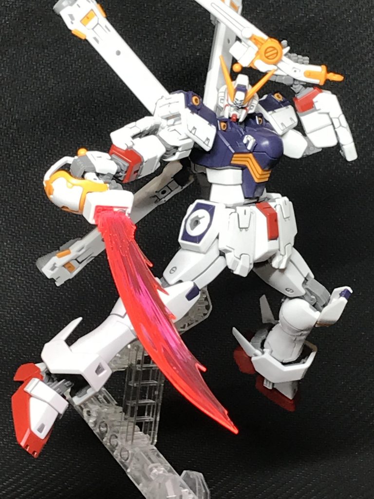 最後にアクションポーズ。他のRGよりも動かしやすい気がします。