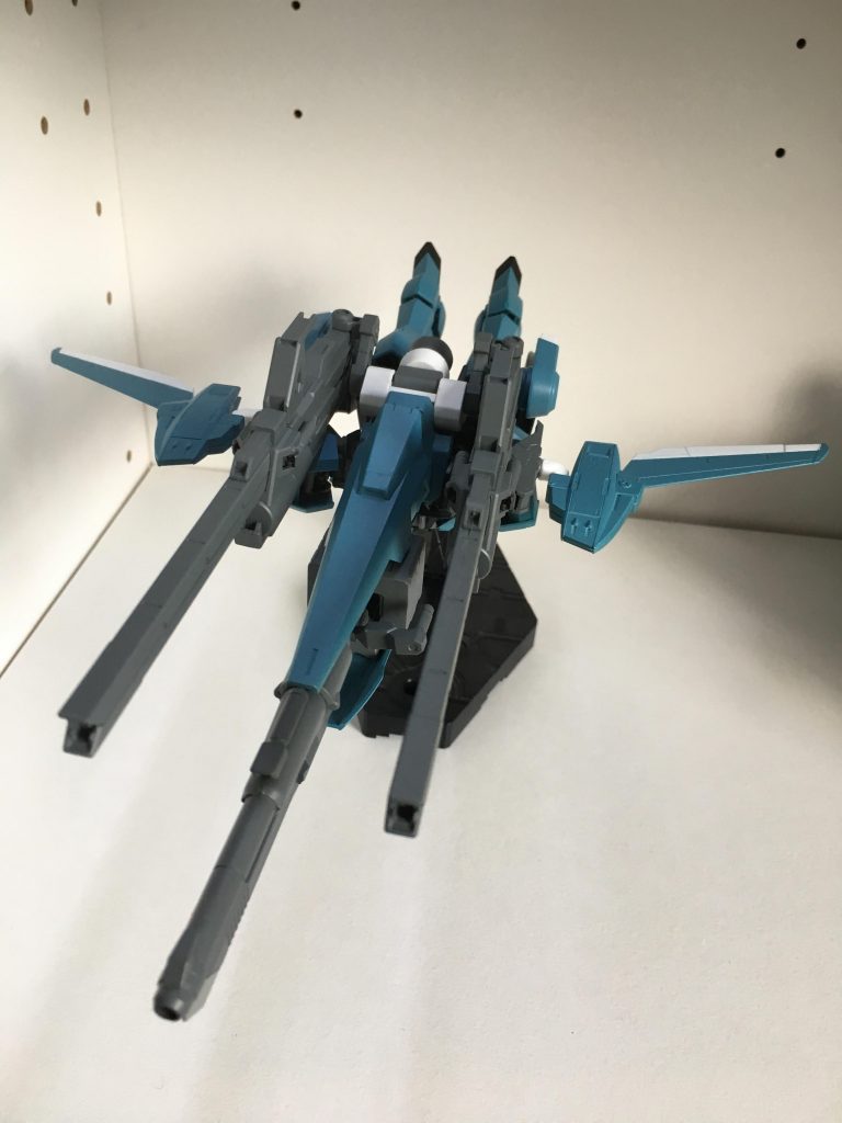 グレイズ・レモラで新たに問題になった搭載兵装の少なさを改善するために改良された機体である、