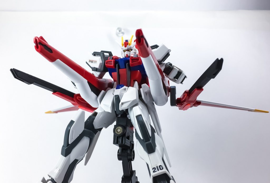 ## 全砲門斉射！
キャノンはもちろん前に向ける事が可能です！
ウイングが根元で回転するので、ちゃんとウイングだけ水平向ける等も可能！