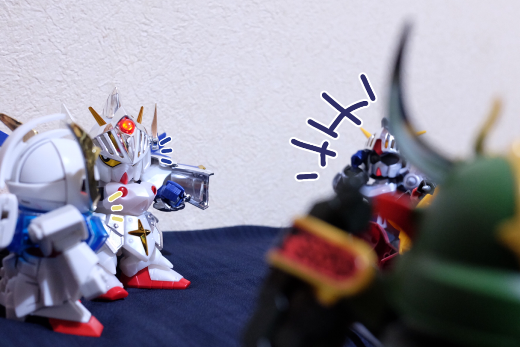 騎士?:フハハハ、気づくのが遅いわ!  そうだ、我は!  かの有名な、あの!
騎士:武者∀、ちょっとこっち
武者∀:なんですか?