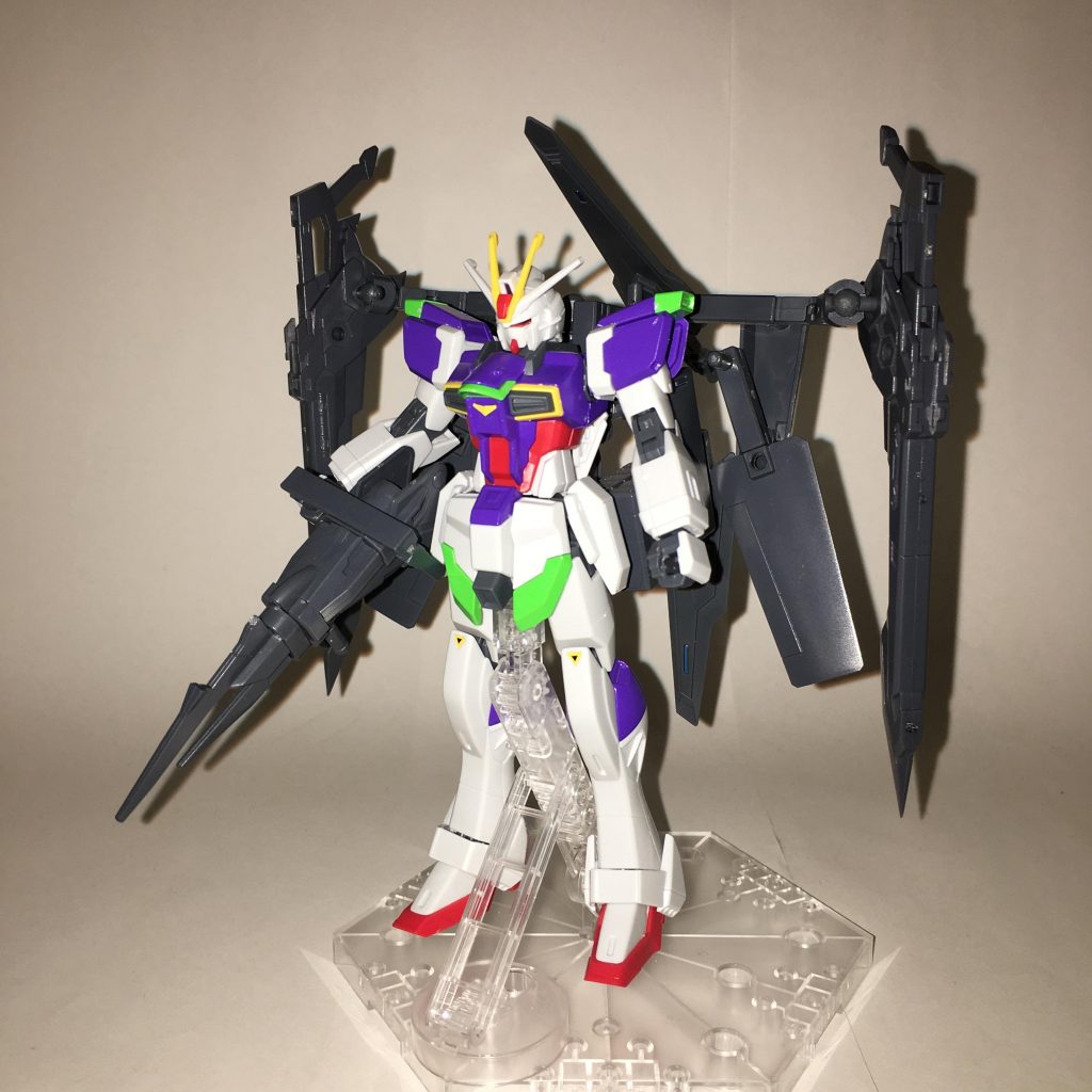 攻撃形態、正面。全ての武装が使用可能となる形態。