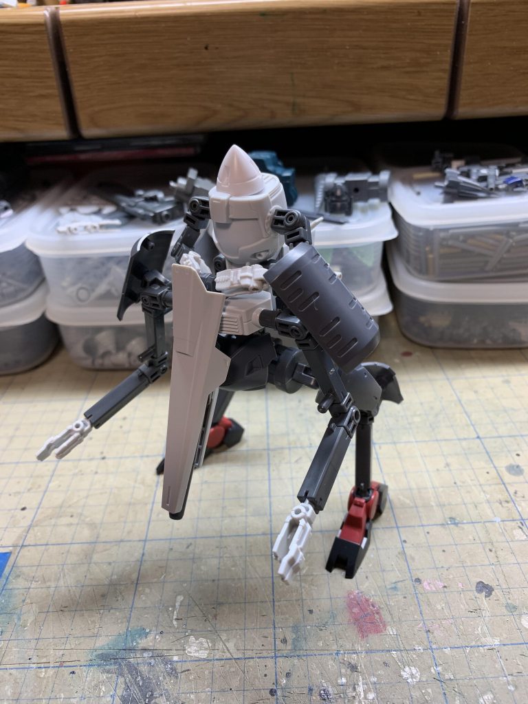 こんな感じで操手が乗るイメージ。ここから使っていくパーツを選んでいきます。