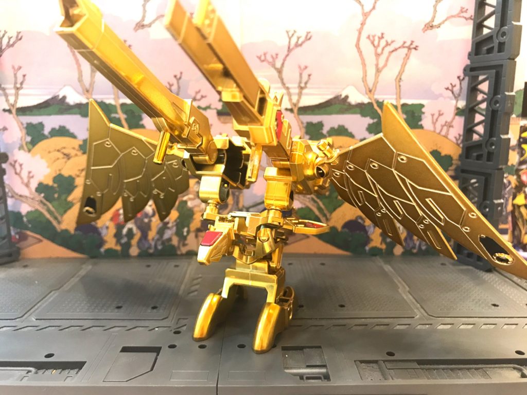 鉄鋼迦楼羅(メタルガルーダ) 単体で。脚の存在感がすごいですね…。