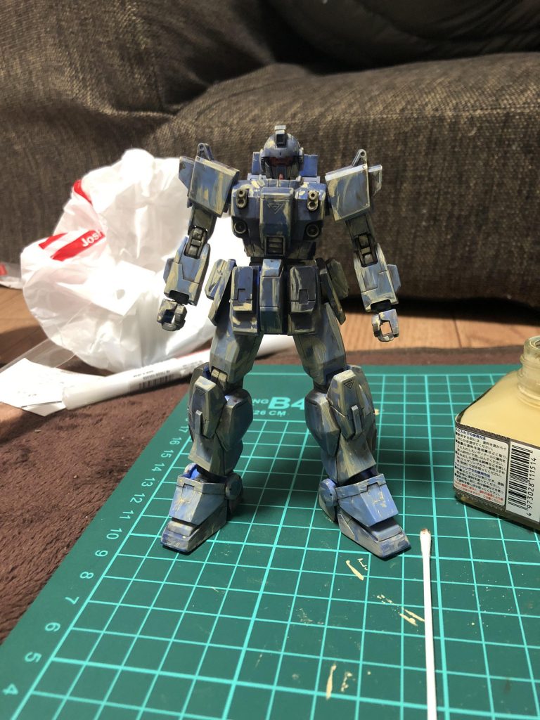 素組し、ウェザリングを施しました。
本体自体がはっきり写る簡単な汚し塗装をしました。