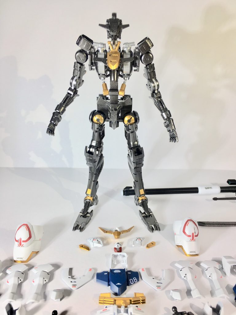 ガンダムフレームのみの状態

パーツ単位の色分けやマスキングでの塗り分けを適度に施してあります。

それと腰の部分をプラ板とプラ棒を使用し6mm延長しました😊