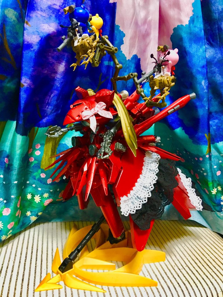 ツインテール、リボン、フリルと女の子らしさを表現。
オマケとして、オトモのオッゴッガイ。