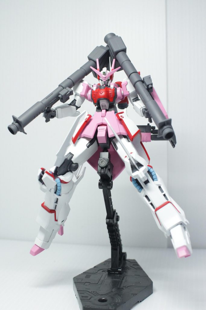 バズーカはケンプファーのもの。
身長がとても高いのですごい短く見えますね…取り回しが良さそうです。