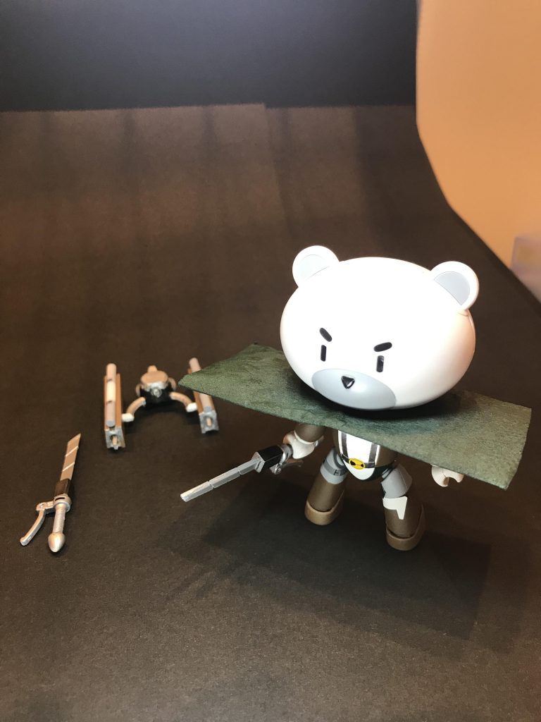 本体となるプチッガ・イェー◯ー君のパーツ一覧です。
ベルト部分のバックルはウイングゼロの物です。
刃の部分はプラ板とパテで作成しました。