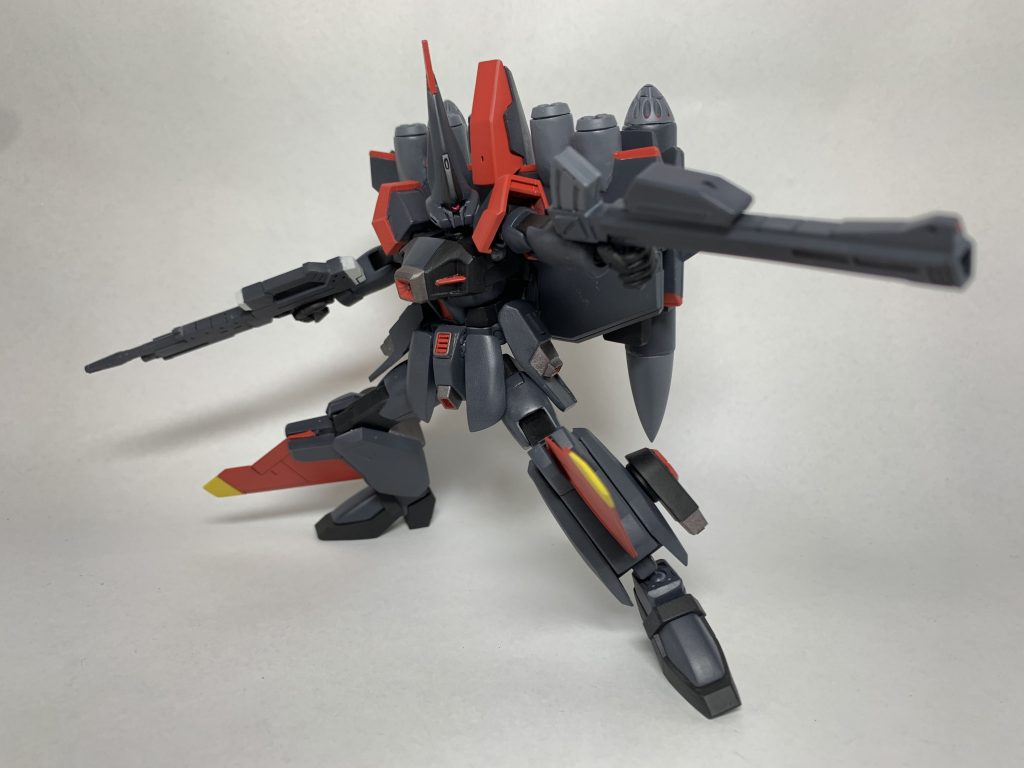 ビームライフルはパワードアームズパワーダーのを、ガンランチャーは旧HGUC百式のクレイバズーカをベースにしています。