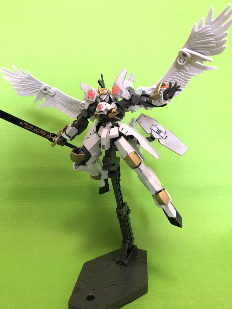 基本的に空中で戦闘します。高い機動力と多彩な魔法で敵を翻弄するスタイル。