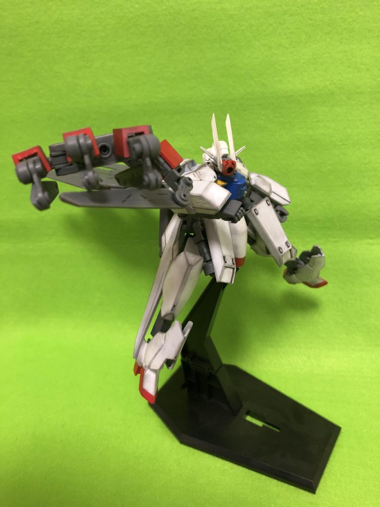 「インパクトスマッシュ!!」
これがサイコミュ制御で飛んで行きます。当たればどんな装甲も無事では済まないでしょう。きっと。
これも可変機、という事で良いのでしょうか? 部分変形、というのは……。