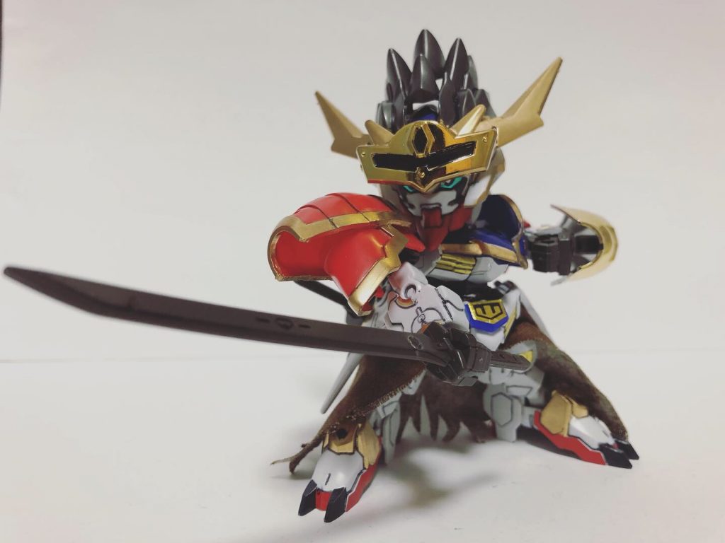 アクション②
サブ武器として無銘の太刀を背負っています。