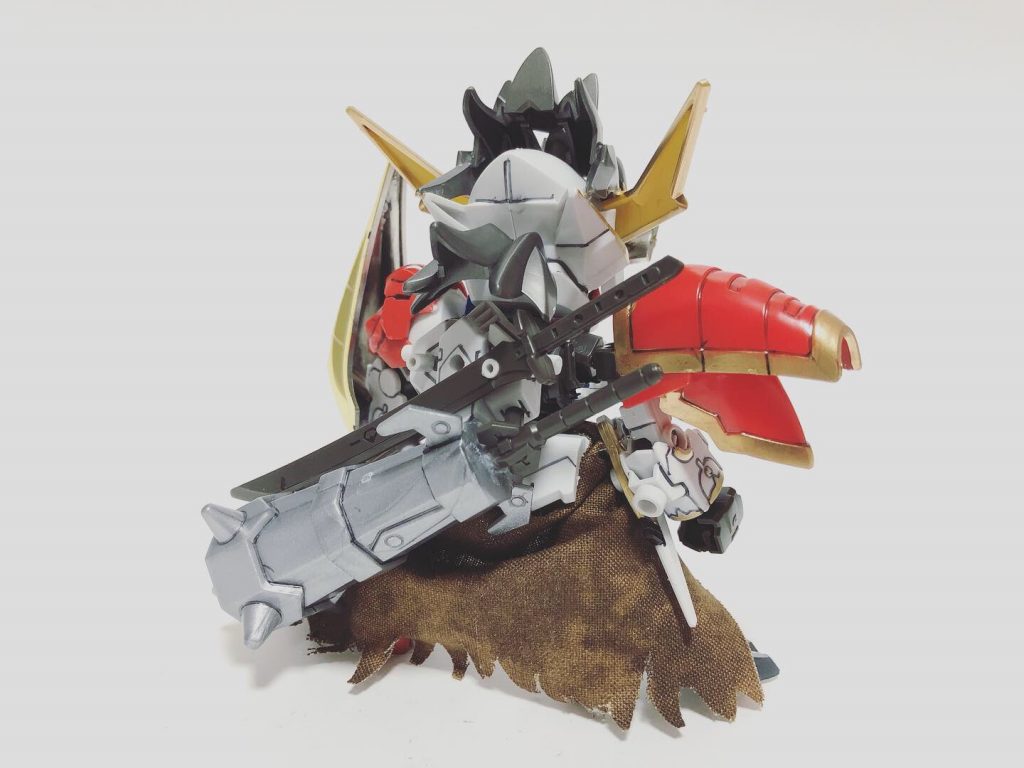 リア。刀には3mm穴を設けマウント出来るようにしました。腰布は100均の端切れです。