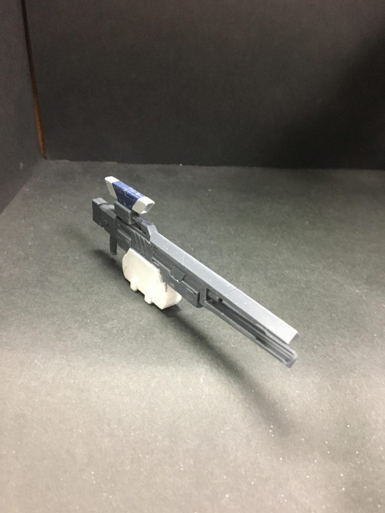 専用ビームライフル
ここもエネルギーパックをプラ板で箱組みした際にどこにパックを装着するか散々悩みましたが、ここも上手くまとまったので良かったです！