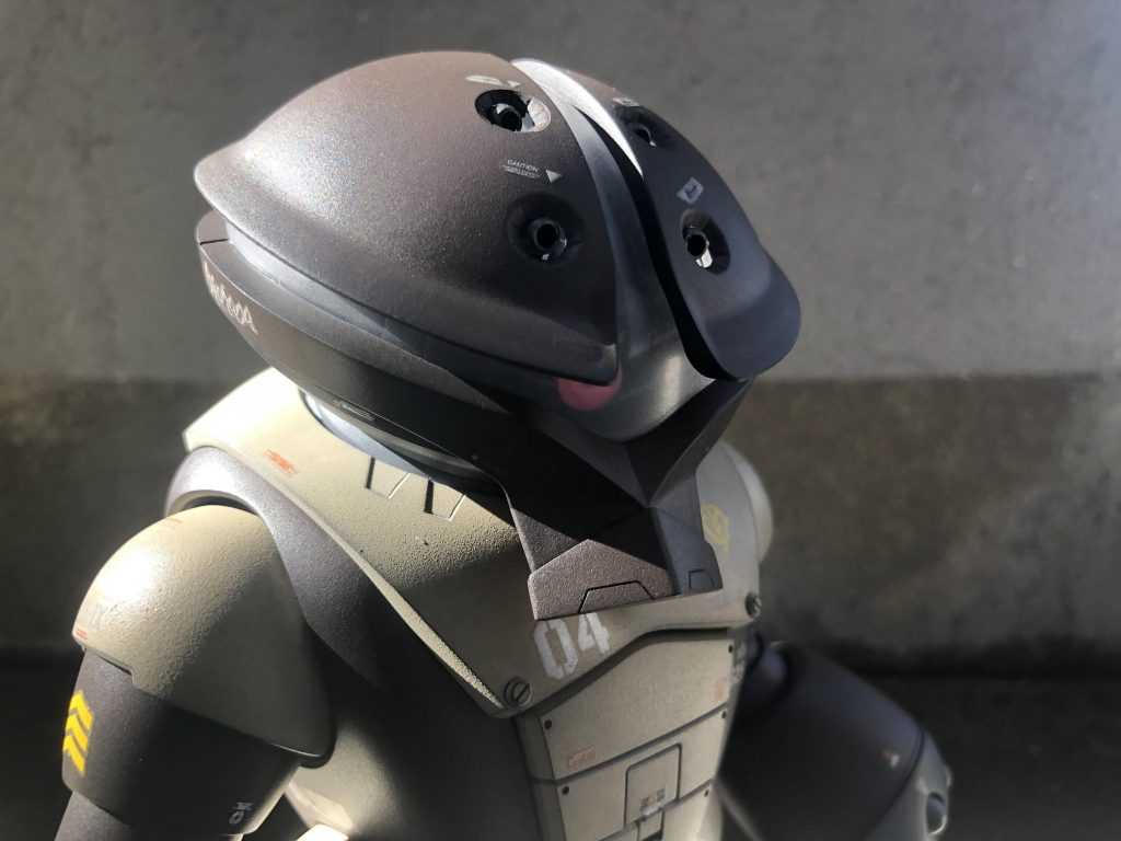 口ダクトに筋彫りしたら、豚鼻にしか見えなくなってしまった。