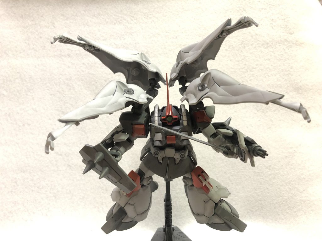 「奥の手とは! よく言った言葉よ!」
隠し腕も展開可能です。本来は差し替え展開ですが、気に入らなかったので差し替え不要に改造しました。