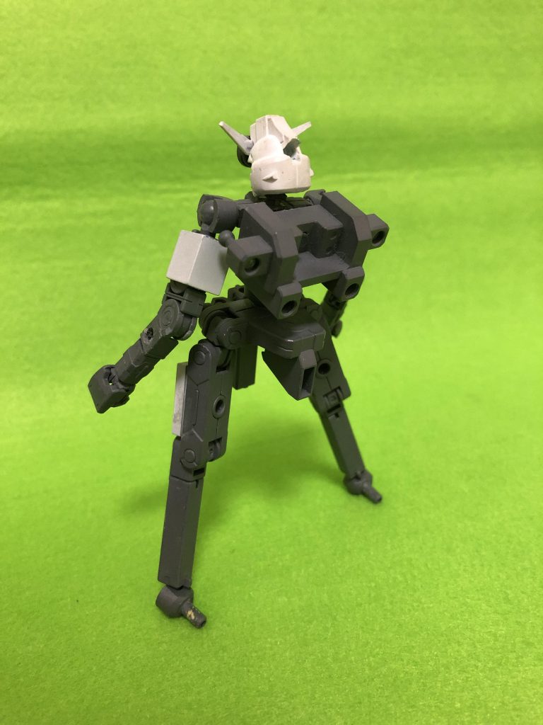 背面。後頭部の3ミリ穴は、今回のジャケットのために開口しました。
次回のジャケットは今までの集大成に出来ると良いな、と思います。