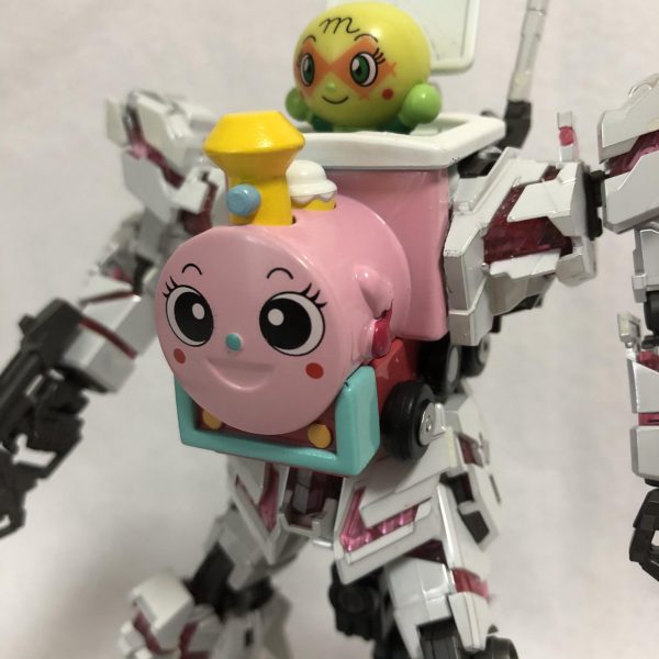 メロンパンナちゃんとポッポちゃん（デストロイモード）